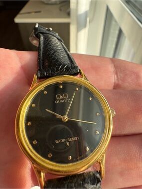 VINTAGE Q&Q by Citizen Watch 1990s